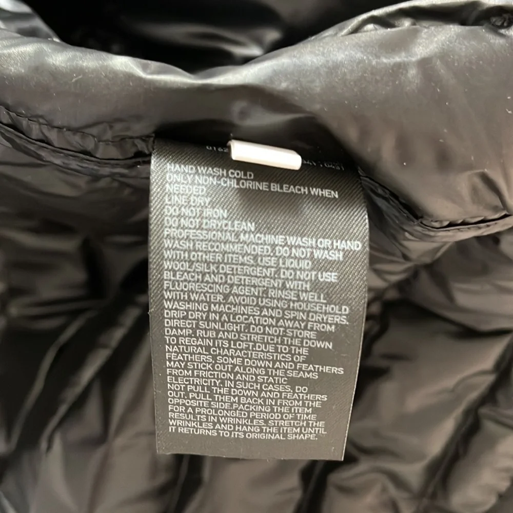 Uniqlo Ultra Light Down extra warm black jacket w/pockets front zipper like new - Picture 11 of 11